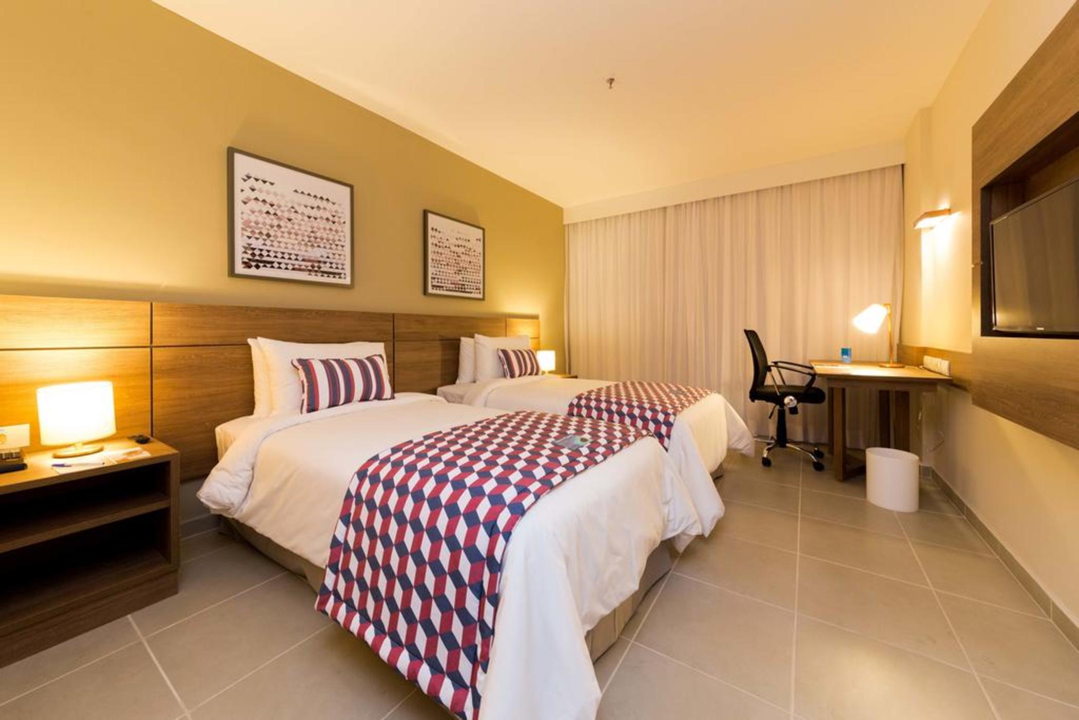 Tulip Inn Кампус дус Гойтаказиш Екстериор снимка
