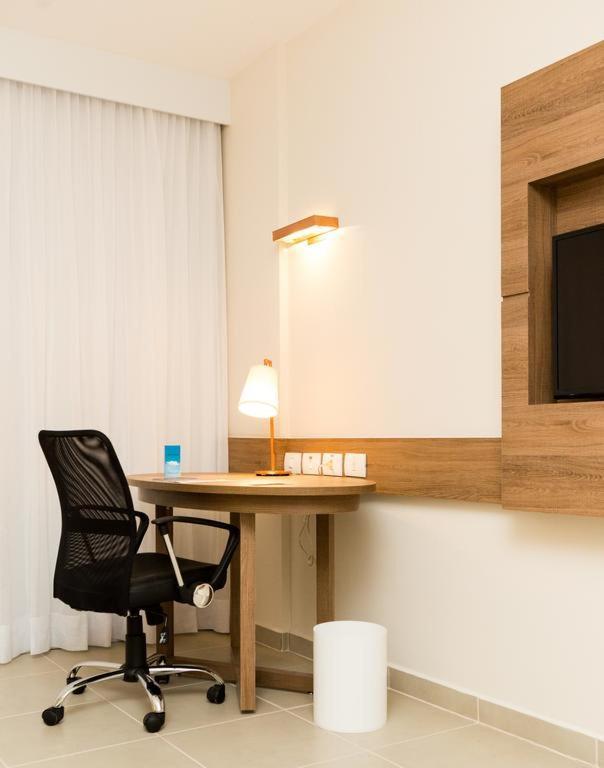 Tulip Inn Кампус дус Гойтаказиш Екстериор снимка