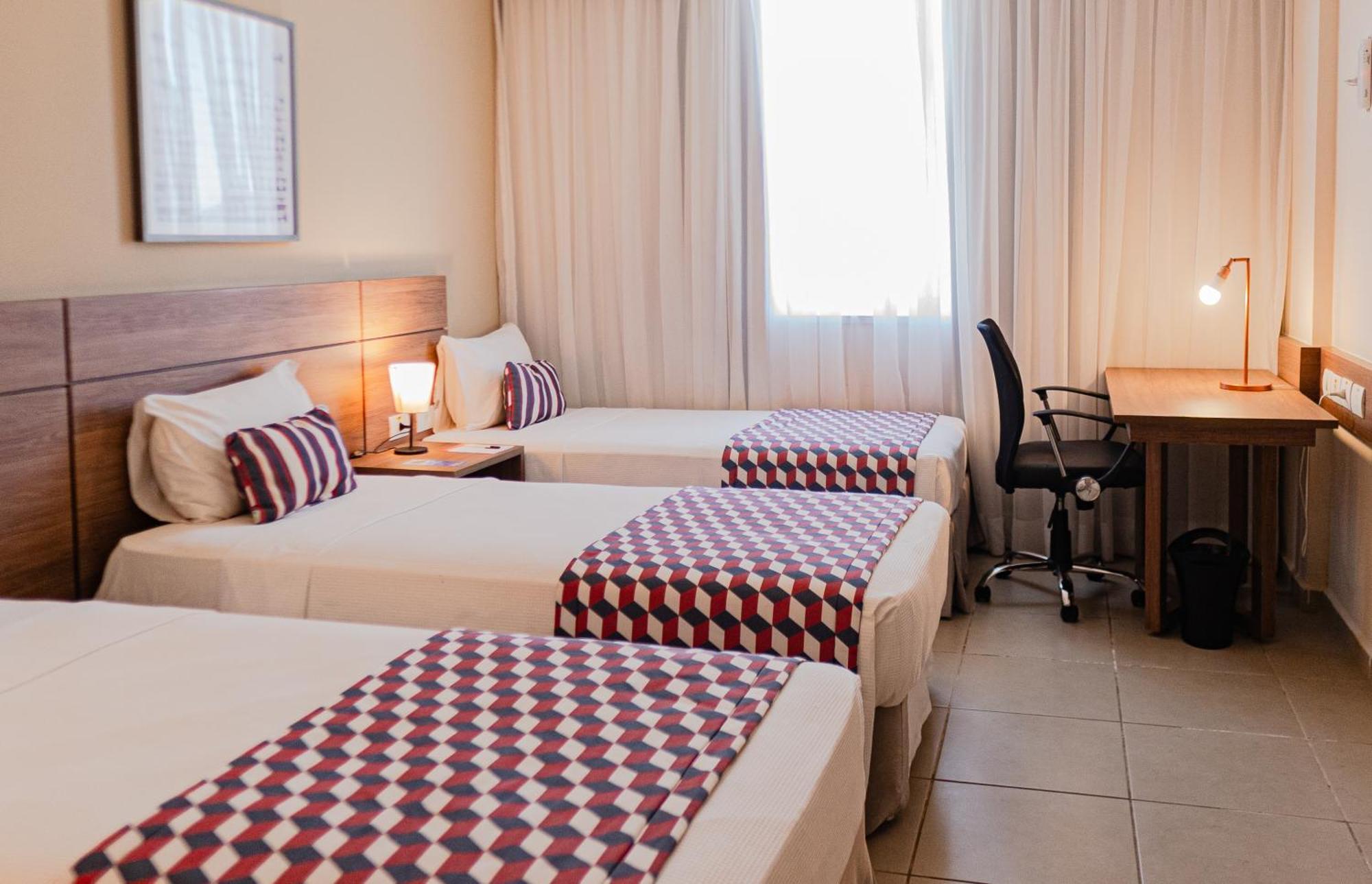 Tulip Inn Кампус дус Гойтаказиш Екстериор снимка