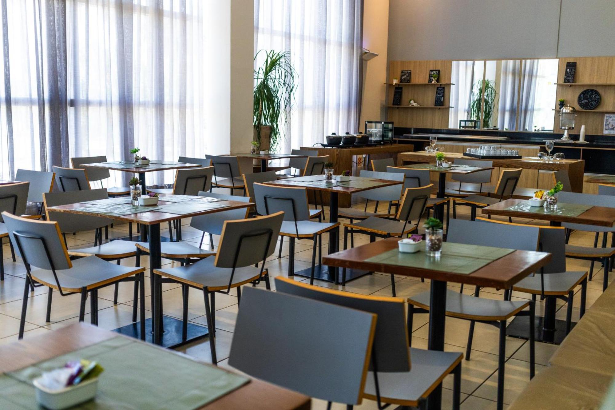 Tulip Inn Кампус дус Гойтаказиш Екстериор снимка