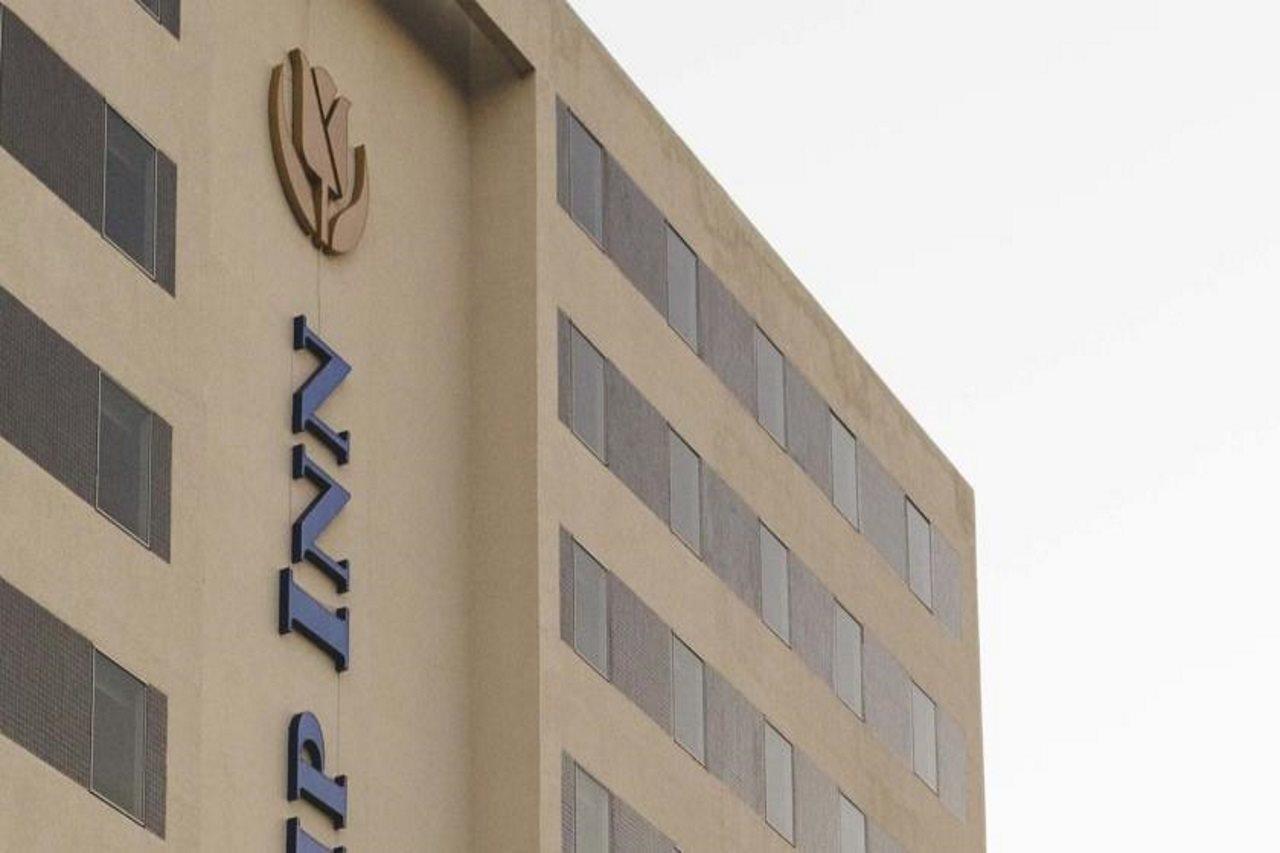 Tulip Inn Кампус дус Гойтаказиш Екстериор снимка
