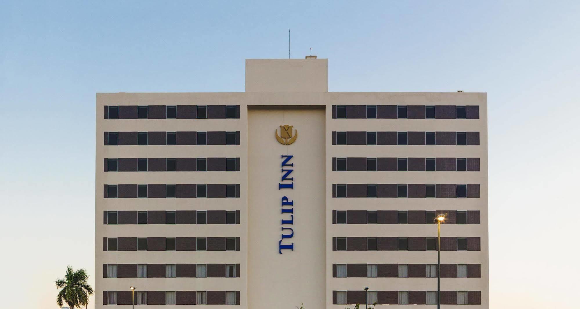 Tulip Inn Кампус дус Гойтаказиш Екстериор снимка